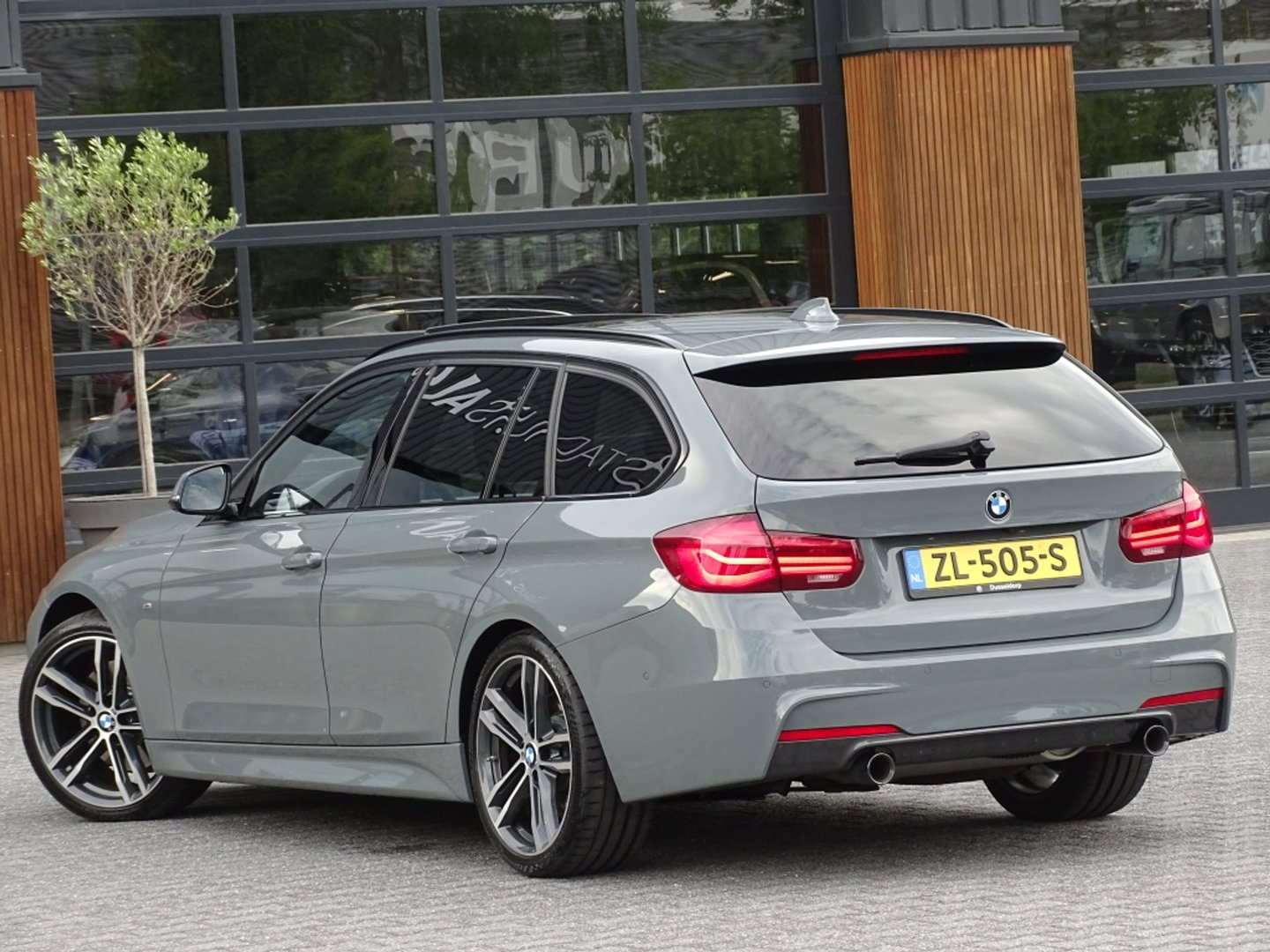BMW 3 Serie Touring 340i 327PK M-sport / individual / Harman Kardon / ACC / Pano / Head-Up