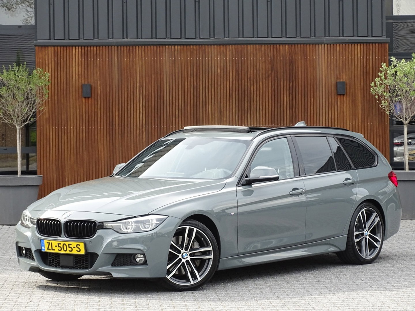 BMW 3 Serie Touring 340i 327PK M-sport / individual / Harman Kardon / ACC / Pano / Head-Up