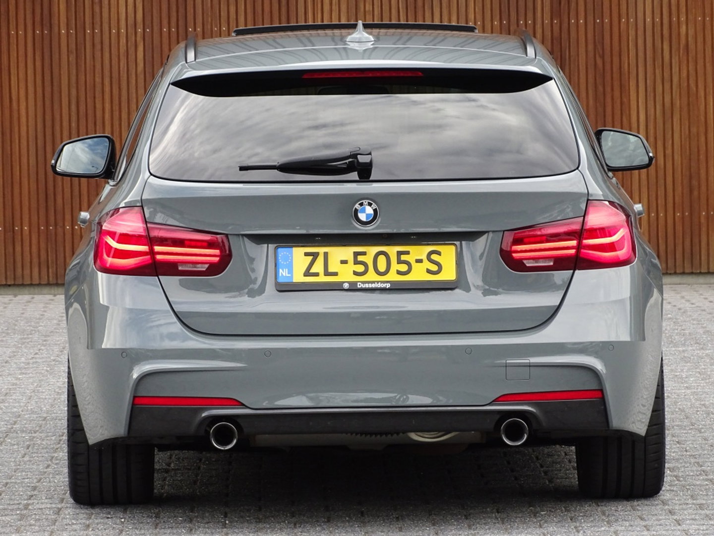 BMW 3 Serie Touring 340i 327PK M-sport / individual / Harman Kardon / ACC / Pano / Head-Up