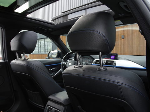 BMW 3 Serie Touring 340i 327PK M-sport / individual / Harman Kardon / ACC / Pano / Head-Up
