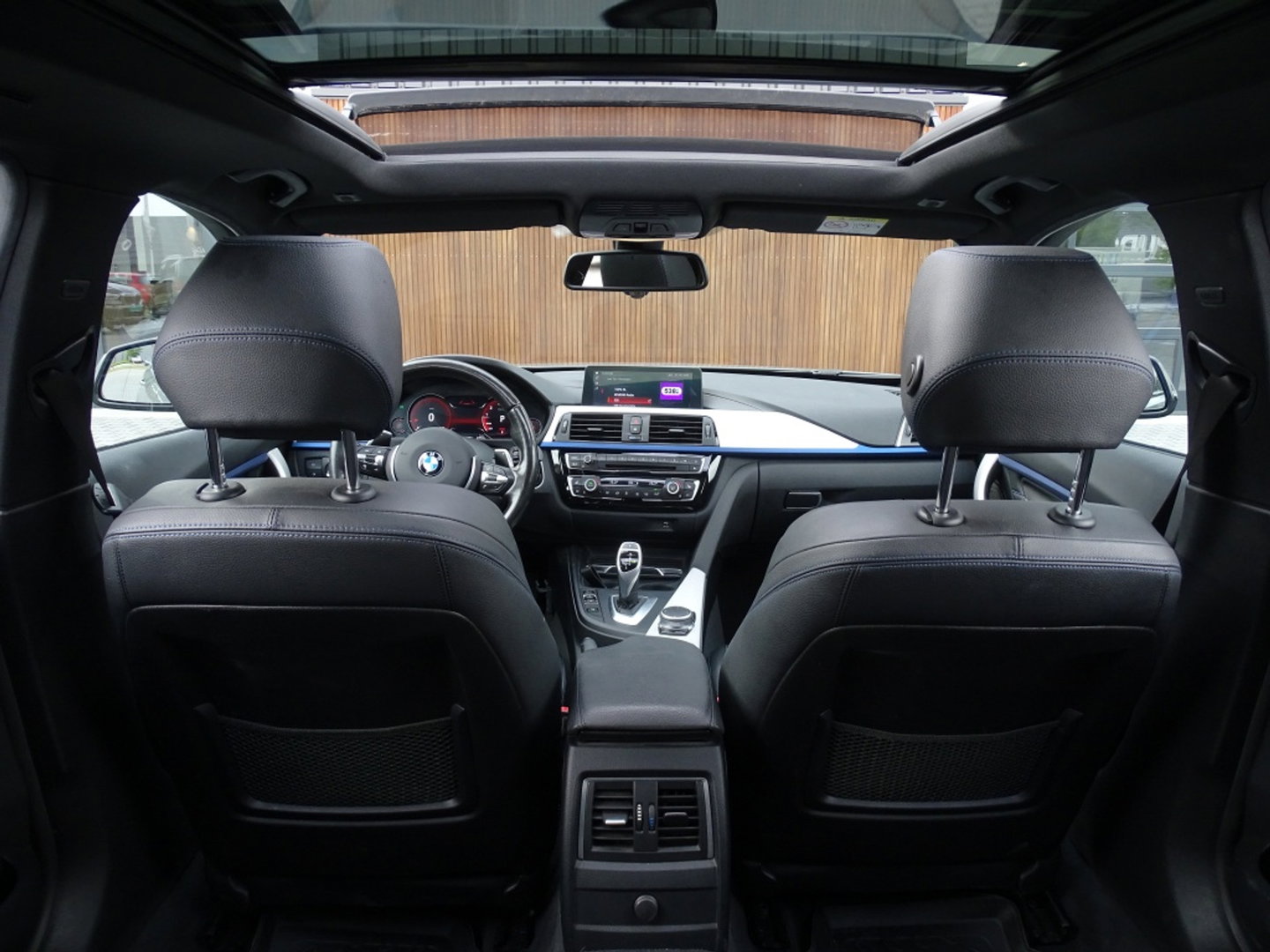 BMW 3 Serie Touring 340i 327PK M-sport / individual / Harman Kardon / ACC / Pano / Head-Up