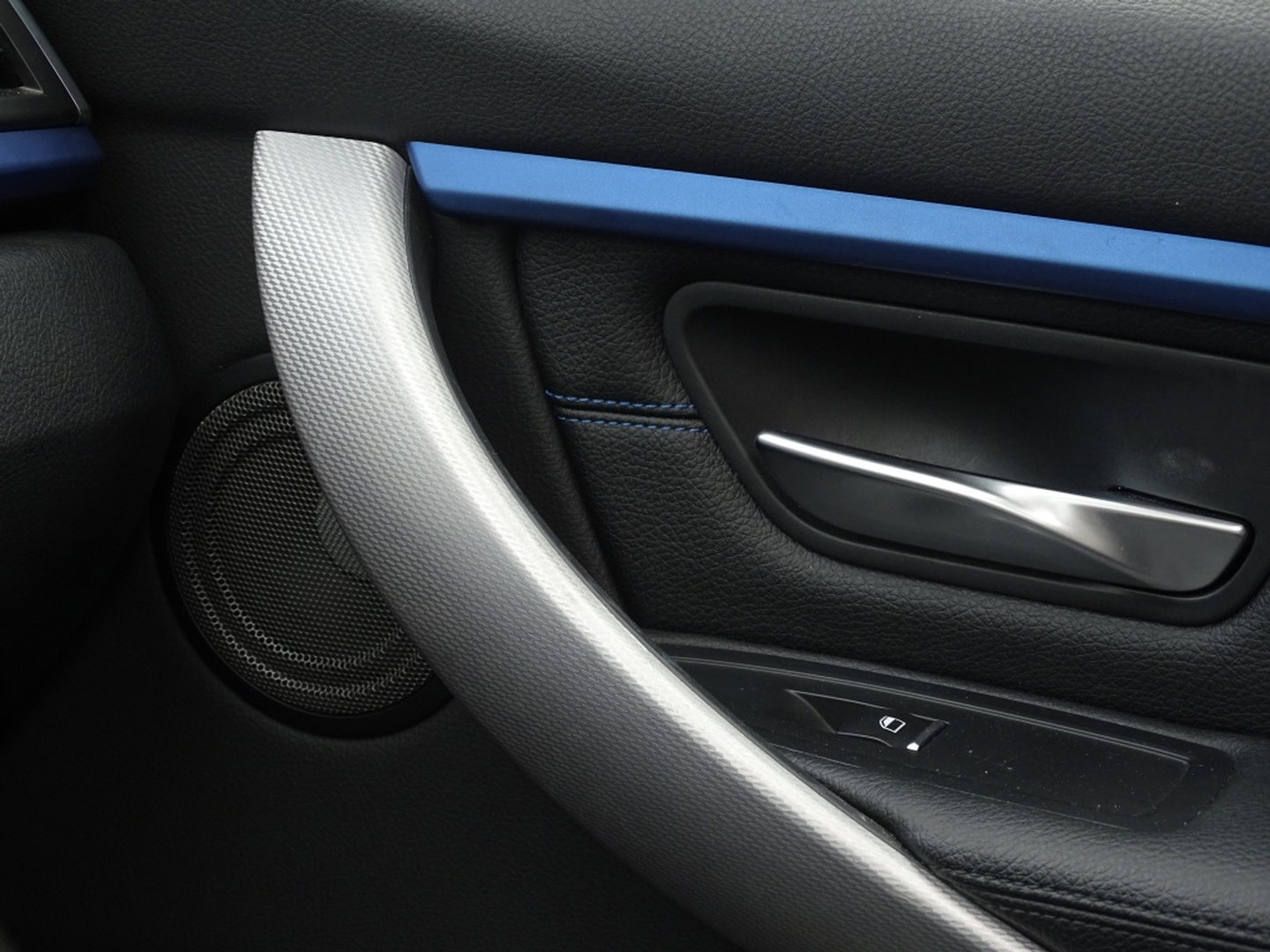 BMW 3 Serie Touring 340i 327PK M-sport / individual / Harman Kardon / ACC / Pano / Head-Up