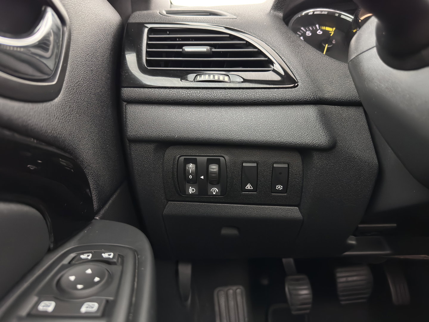 Renault Mégane Coupé-Cabriolet 1.2 TCe Privilège *LEATHER | HEATED-SPORTSEATS | CARPLAY | KEYLESS | ECC | PDC | CRUISE | 17''ALU*
