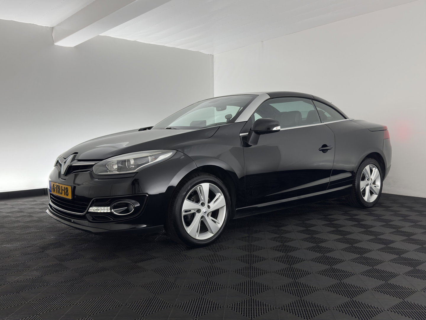 Renault Mégane Coupé-Cabriolet 1.2 TCe Privilège *LEATHER | HEATED-SPORTSEATS | CARPLAY | KEYLESS | ECC | PDC | CRUISE | 17''ALU*