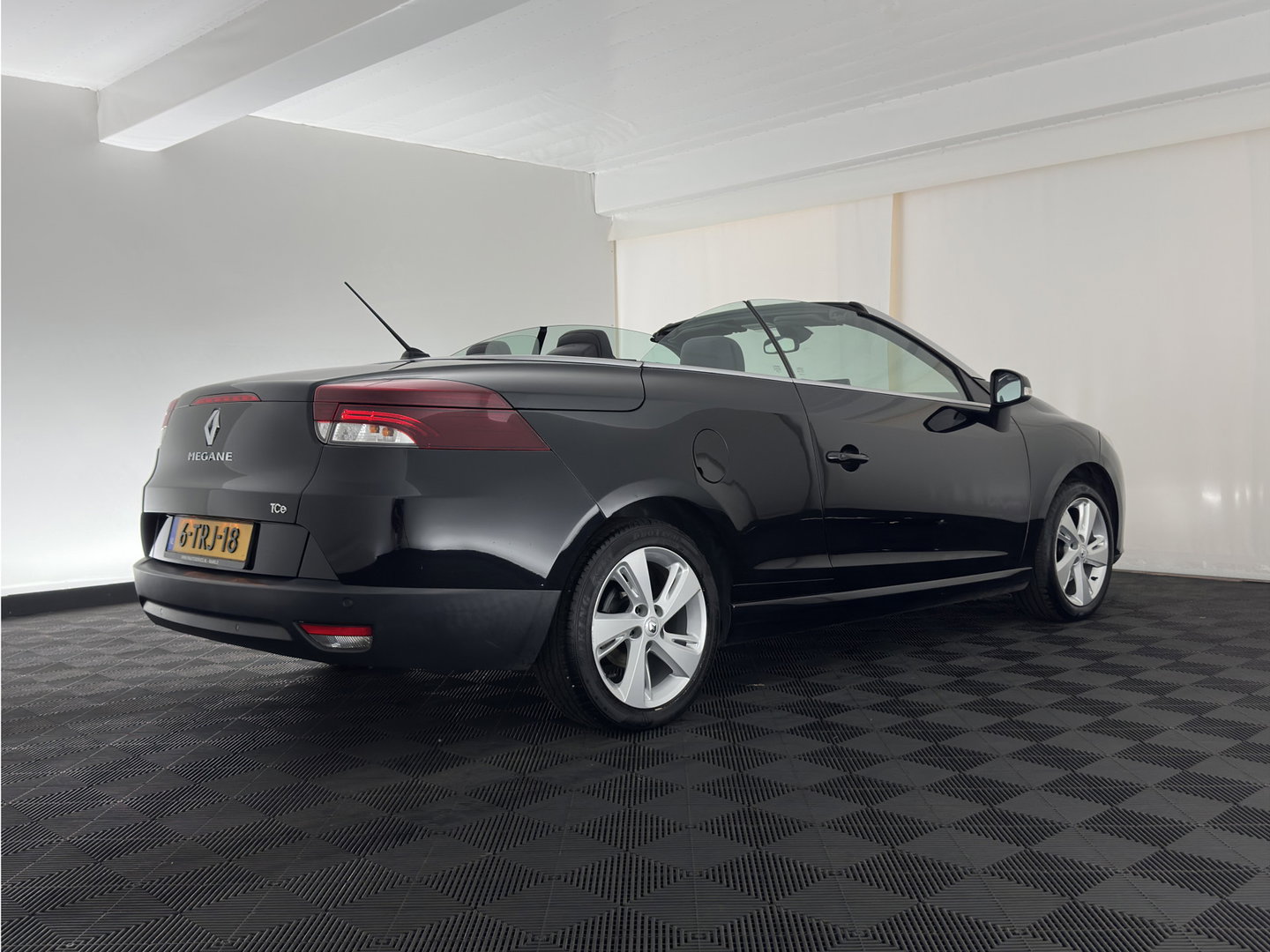 Renault Mégane Coupé-Cabriolet 1.2 TCe Privilège *LEATHER | HEATED-SPORTSEATS | CARPLAY | KEYLESS | ECC | PDC | CRUISE | 17''ALU*