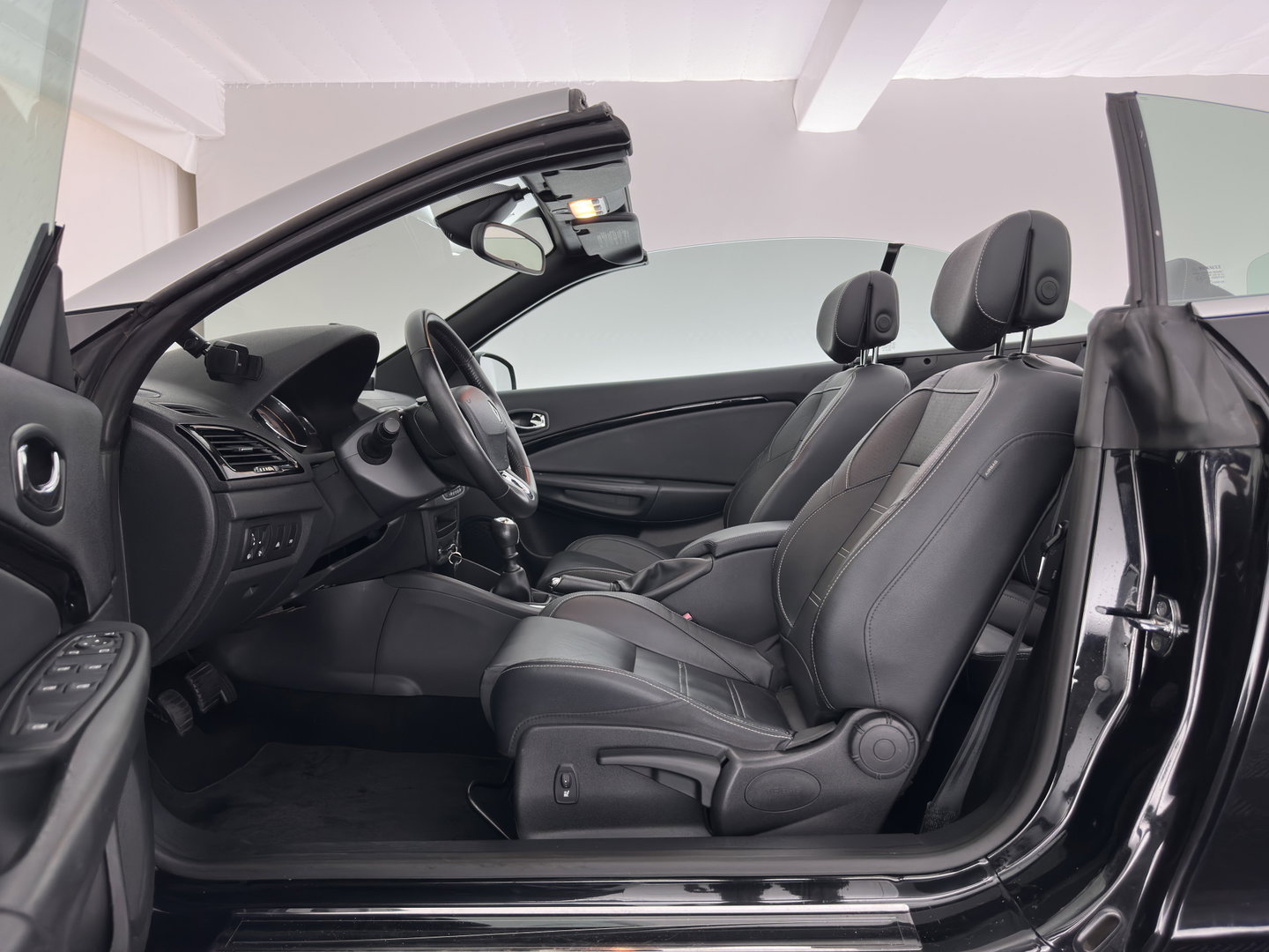 Renault Mégane Coupé-Cabriolet 1.2 TCe Privilège *LEATHER | HEATED-SPORTSEATS | CARPLAY | KEYLESS | ECC | PDC | CRUISE | 17''ALU*