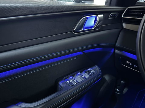 Lynk & Co 01 1.5 Plug-in Black Edition Pano Sfeer. CarPlay 360°