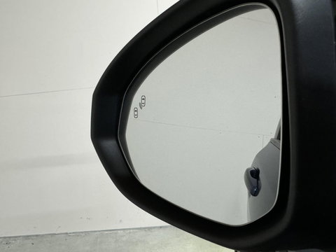Lynk & Co 01 1.5 Plug-in Black Edition Pano Sfeer. CarPlay 360°