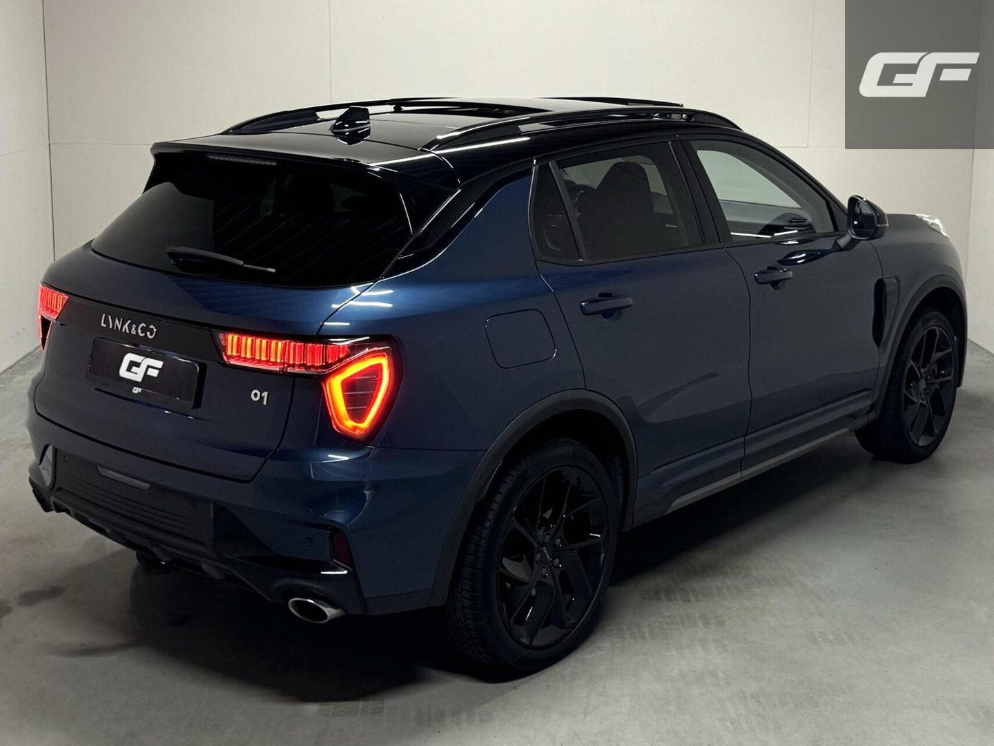 Lynk & Co 01 1.5 Plug-in Black Edition Pano Sfeer. CarPlay 360°