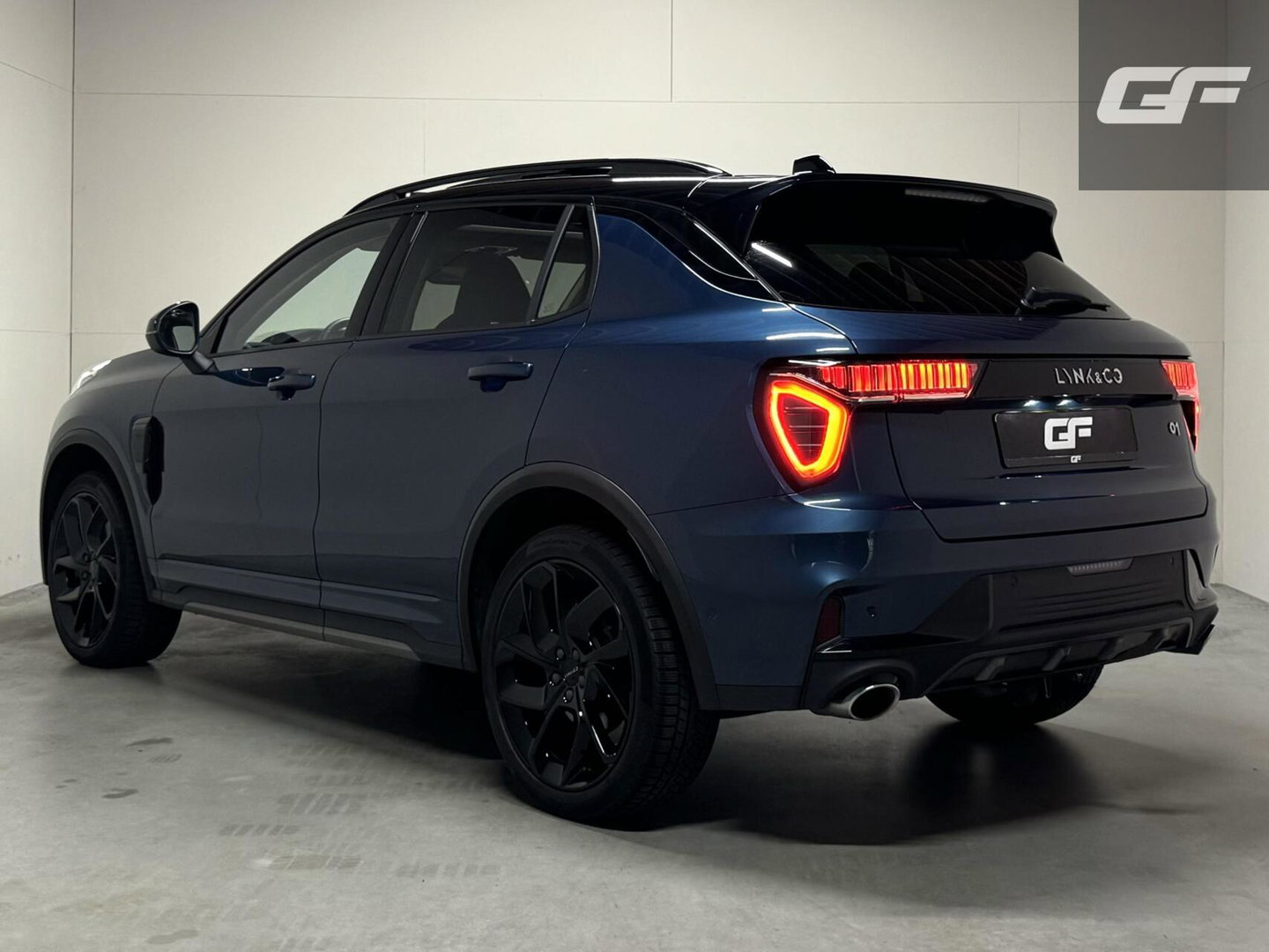 Lynk & Co 01 1.5 Plug-in Black Edition Pano Sfeer. CarPlay 360°