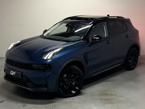 Lynk & Co 01 1.5 Plug-in Black Edition Pano Sfeer. CarPlay 360°