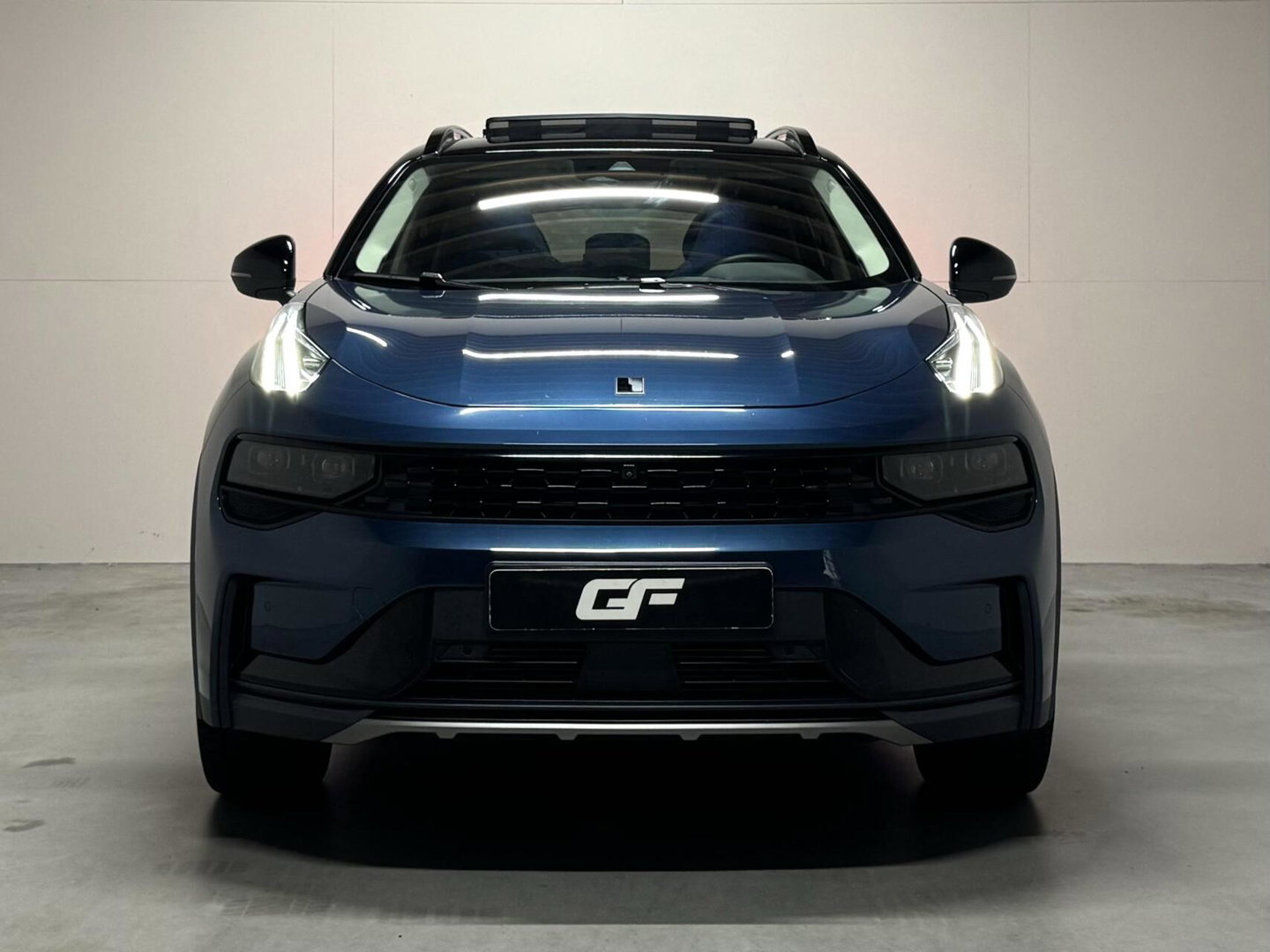 Lynk & Co 01 1.5 Plug-in Black Edition Pano Sfeer. CarPlay 360°