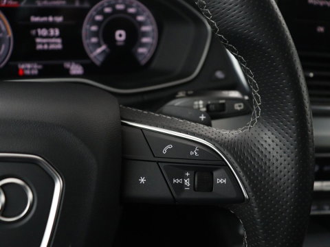 Audi Q5 50 TFSI e S edition | SOH 83,1% | Half leder | Stoelverwarming | Drive select | Adaptive cruise | Navigatie | Carplay | 360 camera | Park assist | Climate control | Elektrische achterklep