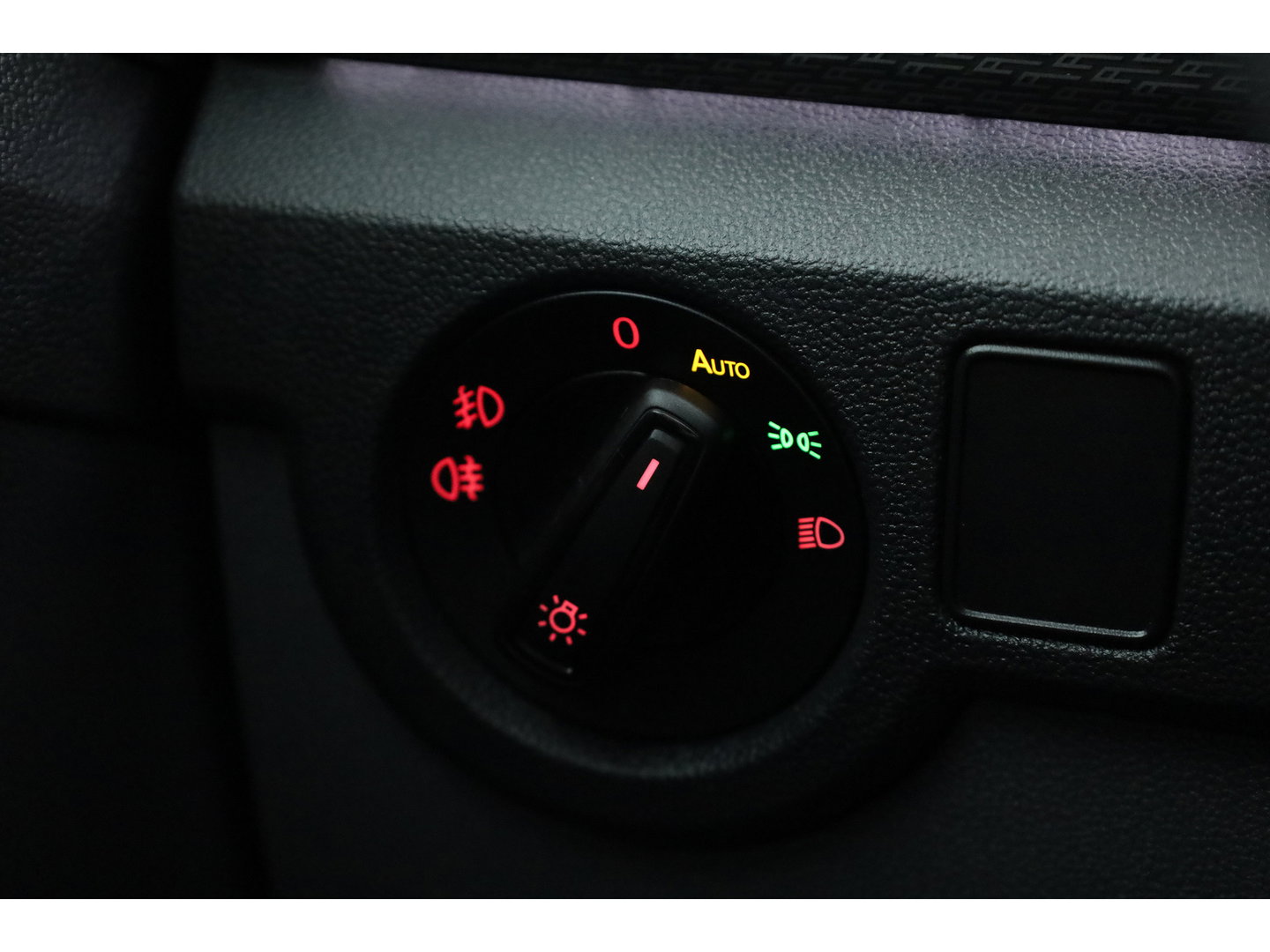 Volkswagen T-Cross 1.0 TSI R-Line DSG | Rijklaar | Digi. Cockpit | Apple CarPlay | Stoelverw. | PDC | Dodehoekdet. | Adapt. Cruise