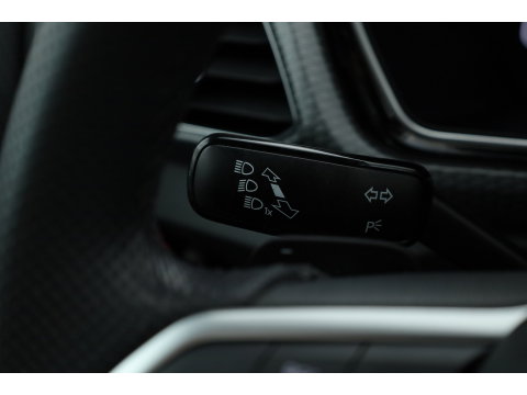 Volkswagen T-Cross 1.0 TSI R-Line DSG | Rijklaar | Digi. Cockpit | Apple CarPlay | Stoelverw. | PDC | Dodehoekdet. | Adapt. Cruise