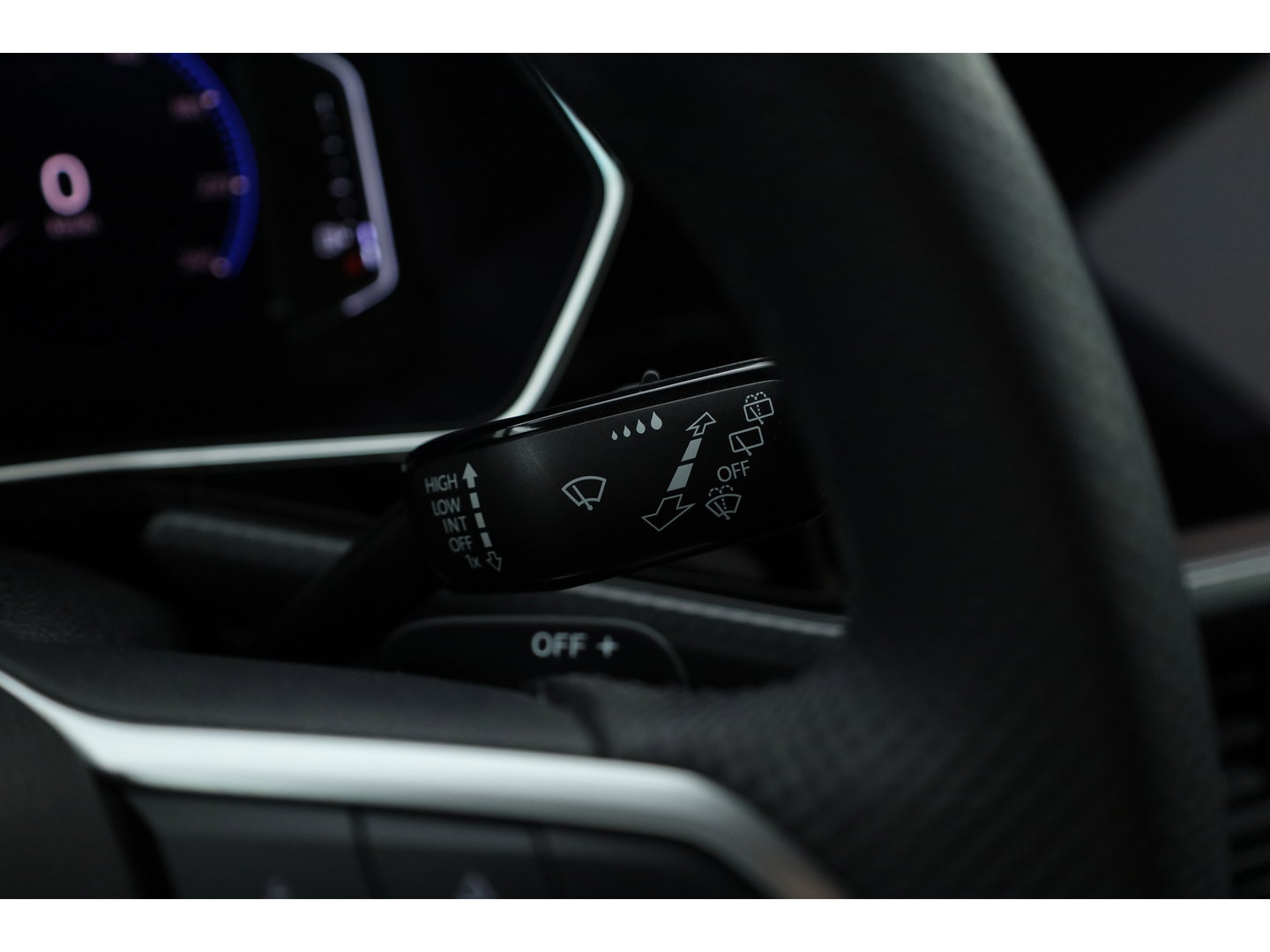 Volkswagen T-Cross 1.0 TSI R-Line DSG | Rijklaar | Digi. Cockpit | Apple CarPlay | Stoelverw. | PDC | Dodehoekdet. | Adapt. Cruise