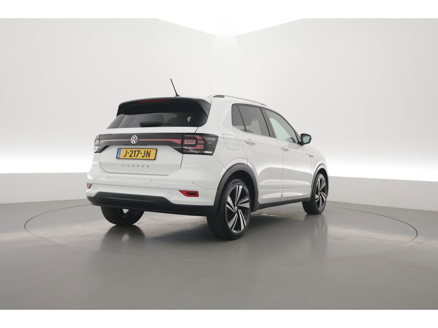 Volkswagen T-Cross 1.0 TSI R-Line DSG | Rijklaar | Digi. Cockpit | Apple CarPlay | Stoelverw. | PDC | Dodehoekdet. | Adapt. Cruise