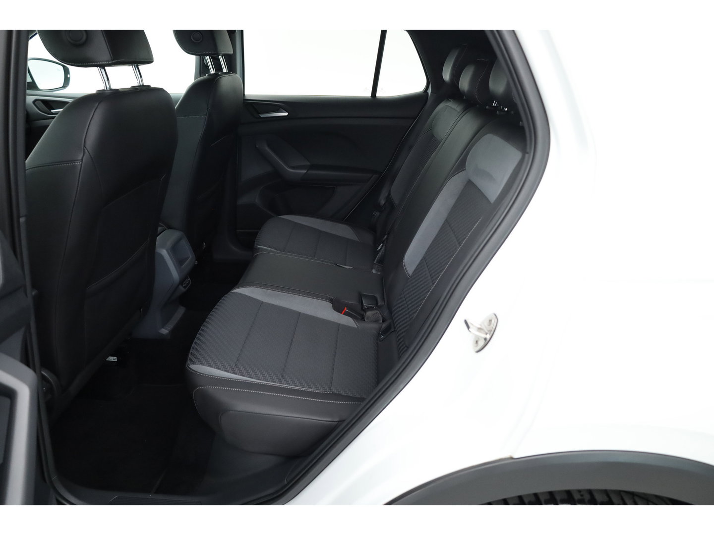 Volkswagen T-Cross 1.0 TSI R-Line DSG | Rijklaar | Digi. Cockpit | Apple CarPlay | Stoelverw. | PDC | Dodehoekdet. | Adapt. Cruise