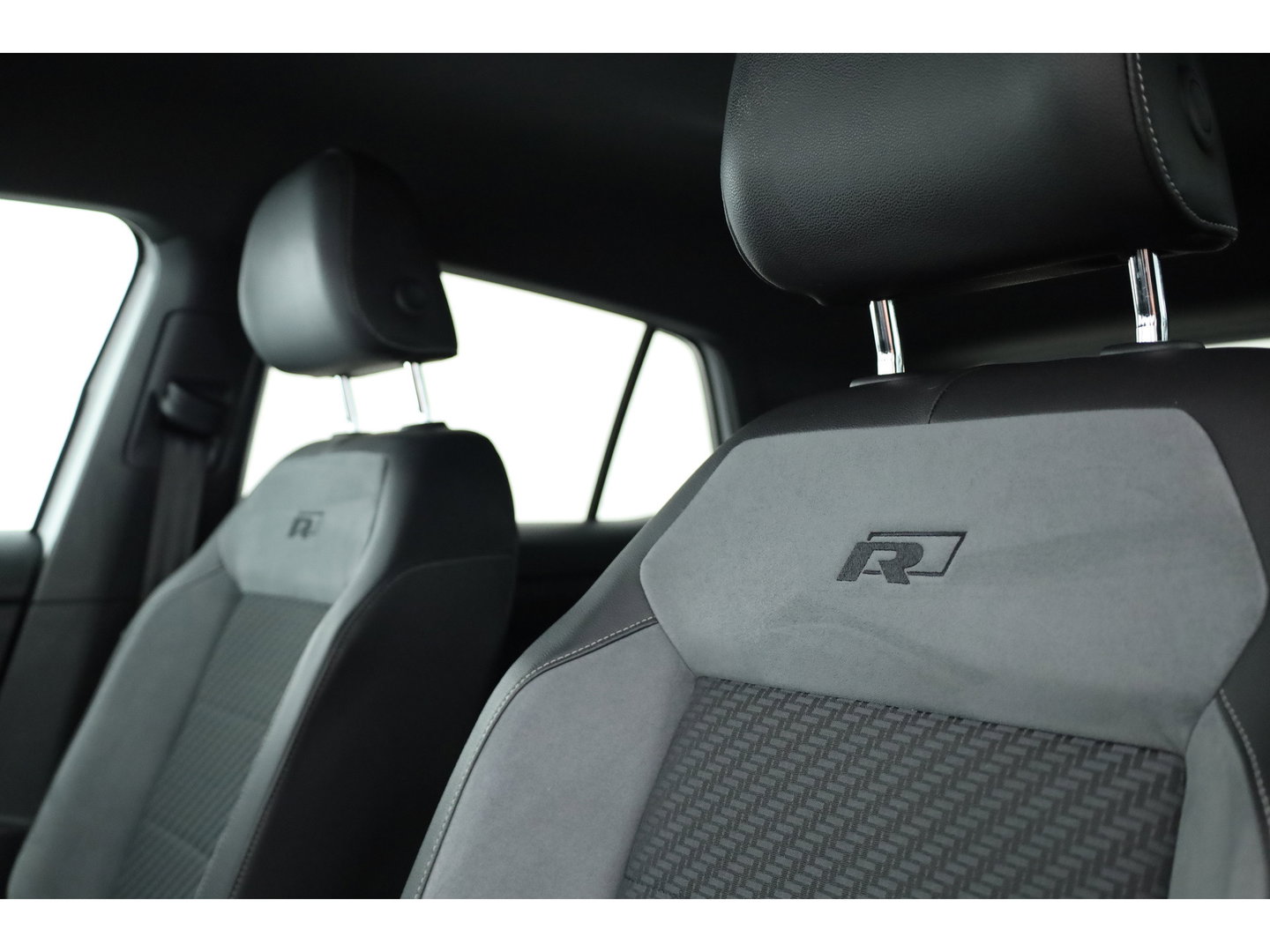 Volkswagen T-Cross 1.0 TSI R-Line DSG | Rijklaar | Digi. Cockpit | Apple CarPlay | Stoelverw. | PDC | Dodehoekdet. | Adapt. Cruise