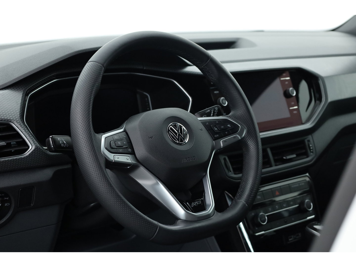 Volkswagen T-Cross 1.0 TSI R-Line DSG | Rijklaar | Digi. Cockpit | Apple CarPlay | Stoelverw. | PDC | Dodehoekdet. | Adapt. Cruise