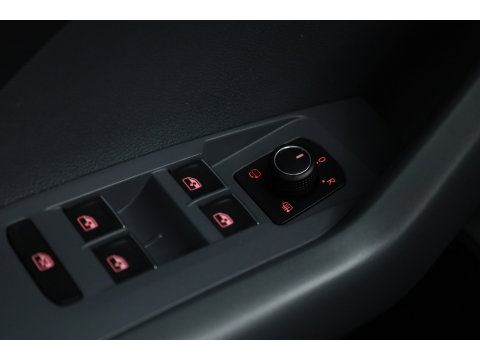 Volkswagen T-Cross 1.0 TSI R-Line DSG | Rijklaar | Digi. Cockpit | Apple CarPlay | Stoelverw. | PDC | Dodehoekdet. | Adapt. Cruise