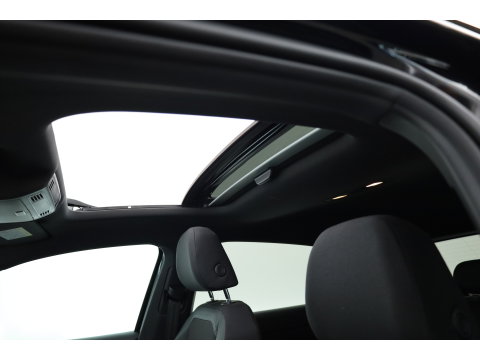 Volkswagen Polo 1.0 TSI Highline DSG | Rijklaar!! | Pano | Camera + PDC | Navi | Stoelverw. | Bluetooth | All Seasons