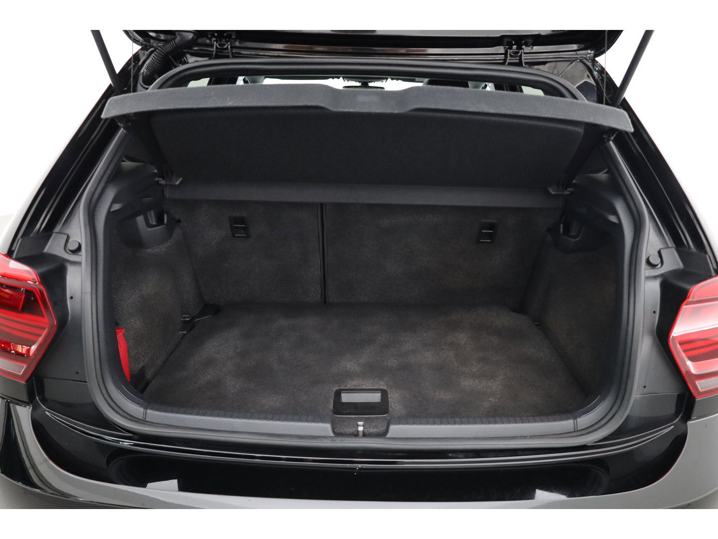 Volkswagen Polo 1.0 TSI Highline DSG | Rijklaar!! | Pano | Camera + PDC | Navi | Stoelverw. | Bluetooth | All Seasons
