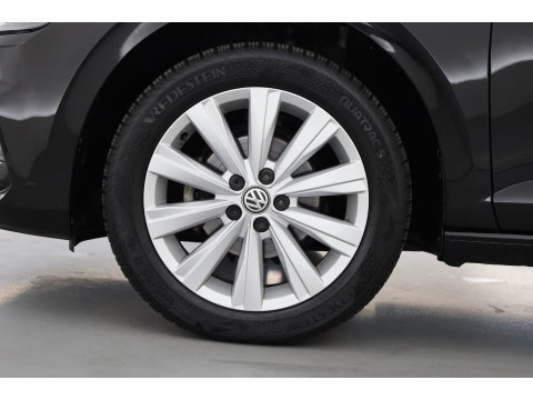 Volkswagen Polo 1.0 TSI Highline DSG | Rijklaar!! | Pano | Camera + PDC | Navi | Stoelverw. | Bluetooth | All Seasons