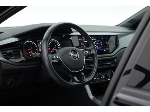 Volkswagen Polo 1.0 TSI Highline DSG | Rijklaar!! | Pano | Camera + PDC | Navi | Stoelverw. | Bluetooth | All Seasons