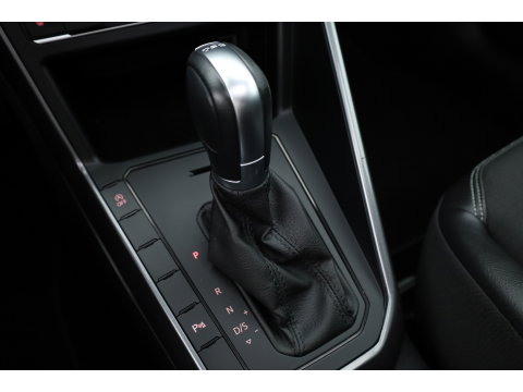 Volkswagen Polo 1.0 TSI Highline DSG | Rijklaar!! | Pano | Camera + PDC | Navi | Stoelverw. | Bluetooth | All Seasons