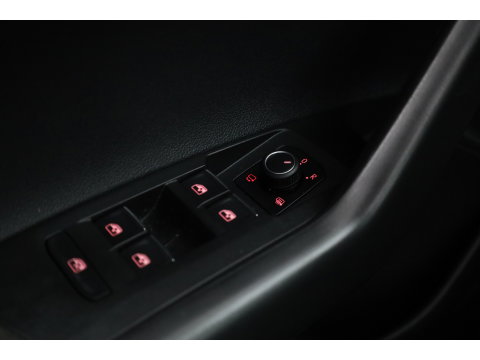 Volkswagen Polo 1.0 TSI Highline DSG | Rijklaar!! | Pano | Camera + PDC | Navi | Stoelverw. | Bluetooth | All Seasons