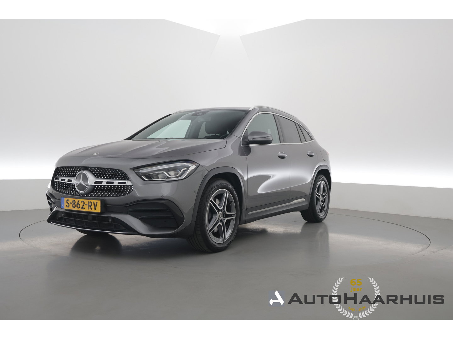 Mercedes-Benz GLA 200 AMG Line | Rijklaar! | Cruise Contr. | Camera | Trekhaak | Navi | Lane Assist | LED | Keyless | 19''