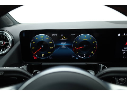 Mercedes-Benz GLA 200 AMG Line | Rijklaar! | Cruise Contr. | Camera | Trekhaak | Navi | Lane Assist | LED | Keyless | 19''