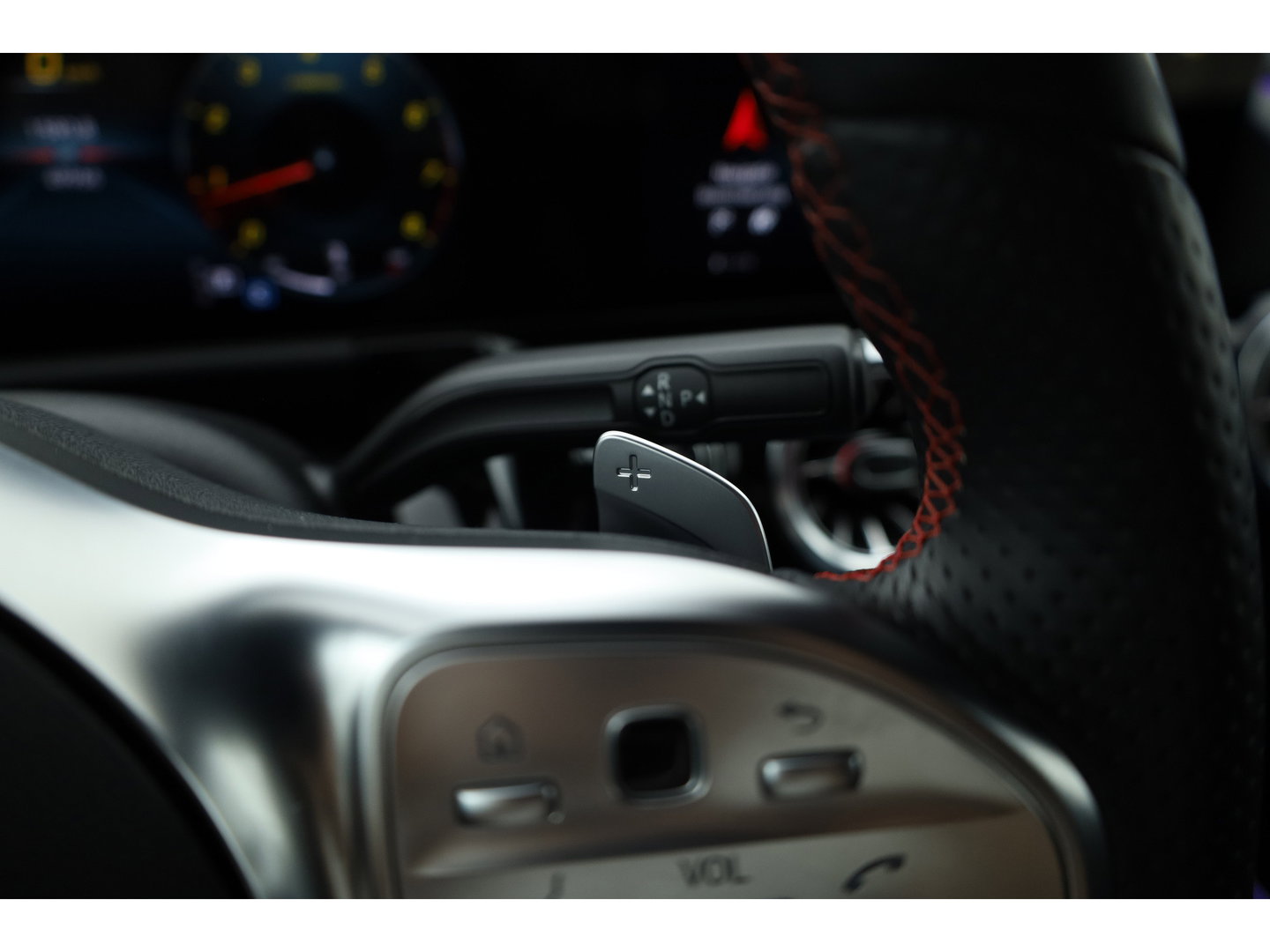 Mercedes-Benz GLA 200 AMG Line | Rijklaar! | Cruise Contr. | Camera | Trekhaak | Navi | Lane Assist | LED | Keyless | 19''