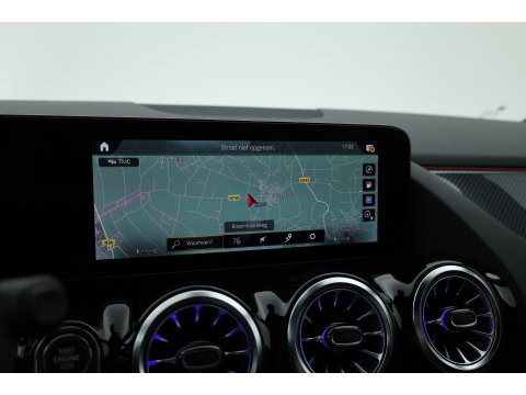 Mercedes-Benz GLA 200 AMG Line | Rijklaar! | Cruise Contr. | Camera | Trekhaak | Navi | Lane Assist | LED | Keyless | 19''