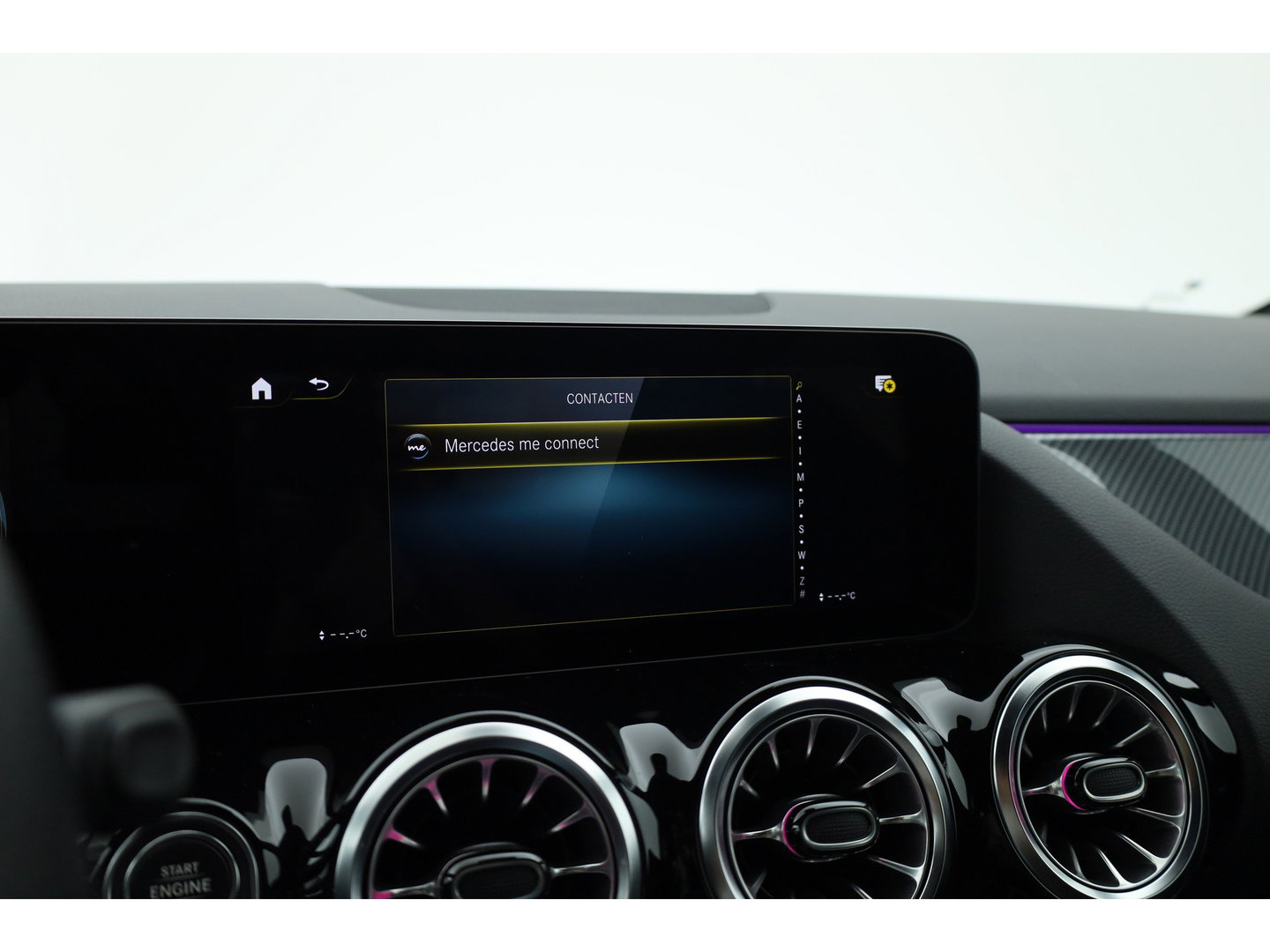 Mercedes-Benz GLA 200 AMG Line | Rijklaar! | Cruise Contr. | Camera | Trekhaak | Navi | Lane Assist | LED | Keyless | 19''
