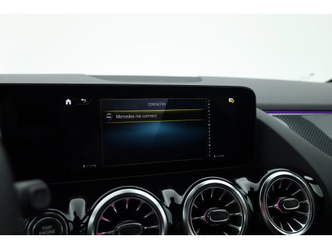 Mercedes-Benz GLA 200 AMG Line | Rijklaar! | Cruise Contr. | Camera | Trekhaak | Navi | Lane Assist | LED | Keyless | 19''