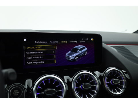 Mercedes-Benz GLA 200 AMG Line | Rijklaar! | Cruise Contr. | Camera | Trekhaak | Navi | Lane Assist | LED | Keyless | 19''