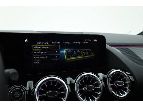 Mercedes-Benz GLA 200 AMG Line | Rijklaar! | Cruise Contr. | Camera | Trekhaak | Navi | Lane Assist | LED | Keyless | 19''