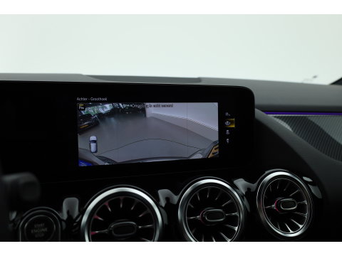 Mercedes-Benz GLA 200 AMG Line | Rijklaar! | Cruise Contr. | Camera | Trekhaak | Navi | Lane Assist | LED | Keyless | 19''