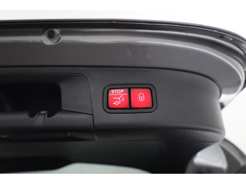 Mercedes-Benz GLA 200 AMG Line | Rijklaar! | Cruise Contr. | Camera | Trekhaak | Navi | Lane Assist | LED | Keyless | 19''