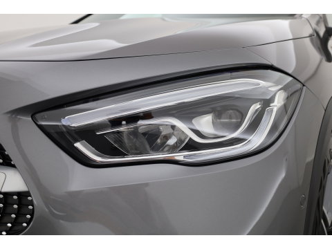 Mercedes-Benz GLA 200 AMG Line | Rijklaar! | Cruise Contr. | Camera | Trekhaak | Navi | Lane Assist | LED | Keyless | 19''