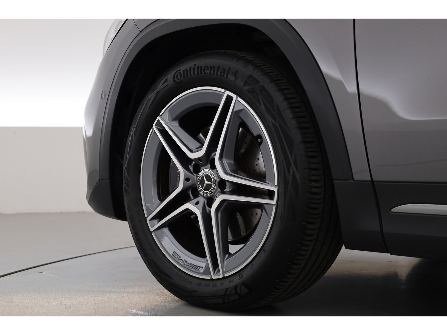 Mercedes-Benz GLA 200 AMG Line | Rijklaar! | Cruise Contr. | Camera | Trekhaak | Navi | Lane Assist | LED | Keyless | 19''