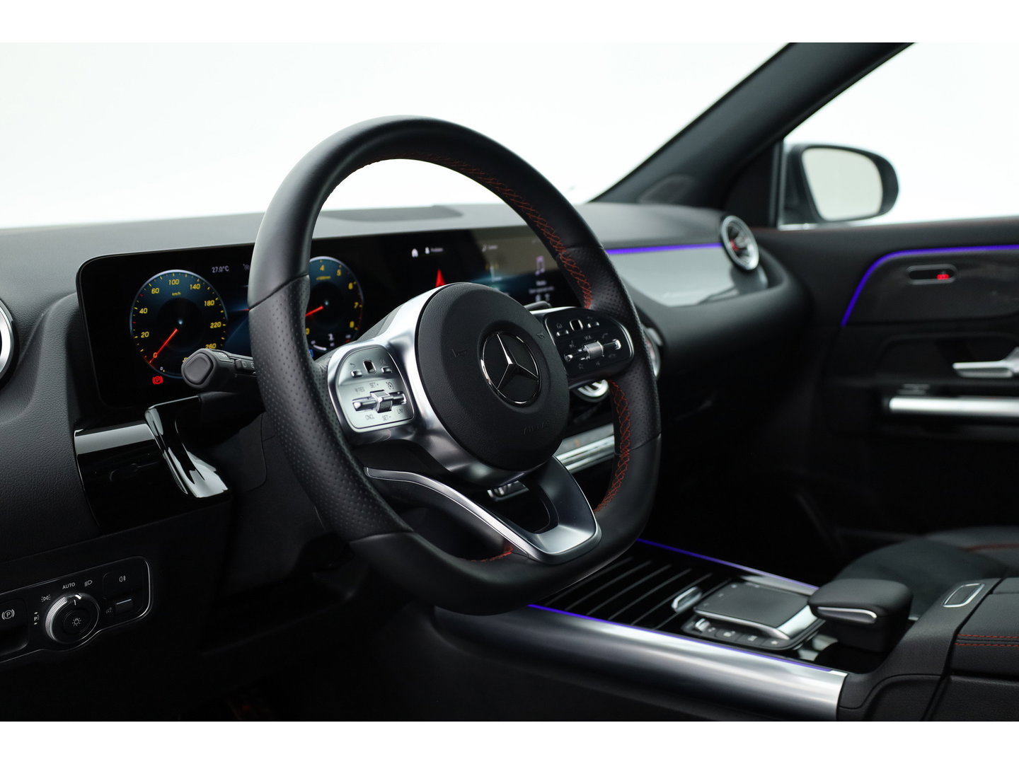 Mercedes-Benz GLA 200 AMG Line | Rijklaar! | Cruise Contr. | Camera | Trekhaak | Navi | Lane Assist | LED | Keyless | 19''