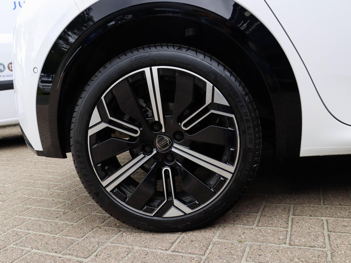 Lancia Ypsilon 1.2 Turbo Hybrid LX Automaat | Adaptive Cruise | Camera | Navigatie