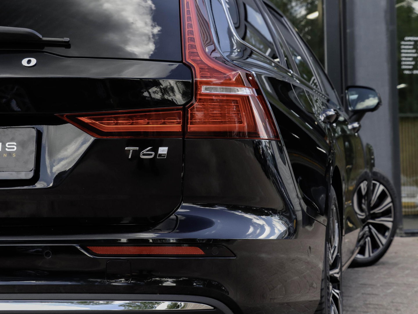 Volvo V60 T6 AWD Ultra Bright Bowers & Wilkins 360 Stoelvent. Massage Trekh. Akoestisch glas SOH 102%