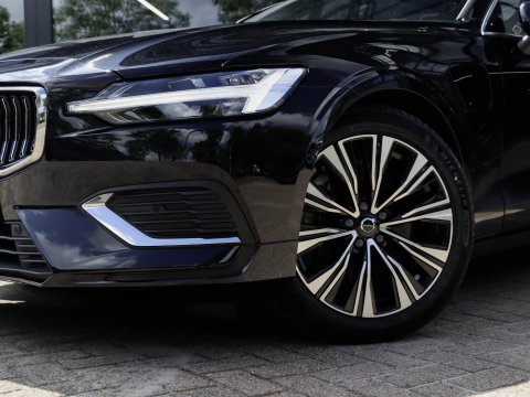 Volvo V60 T6 AWD Ultra Bright Bowers & Wilkins 360 Stoelvent. Massage Trekh. Akoestisch glas SOH 102%
