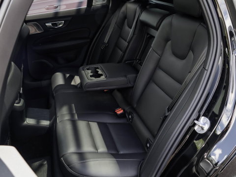 Volvo V60 T6 AWD Ultra Bright Bowers & Wilkins 360 Stoelvent. Massage Trekh. Akoestisch glas SOH 102%