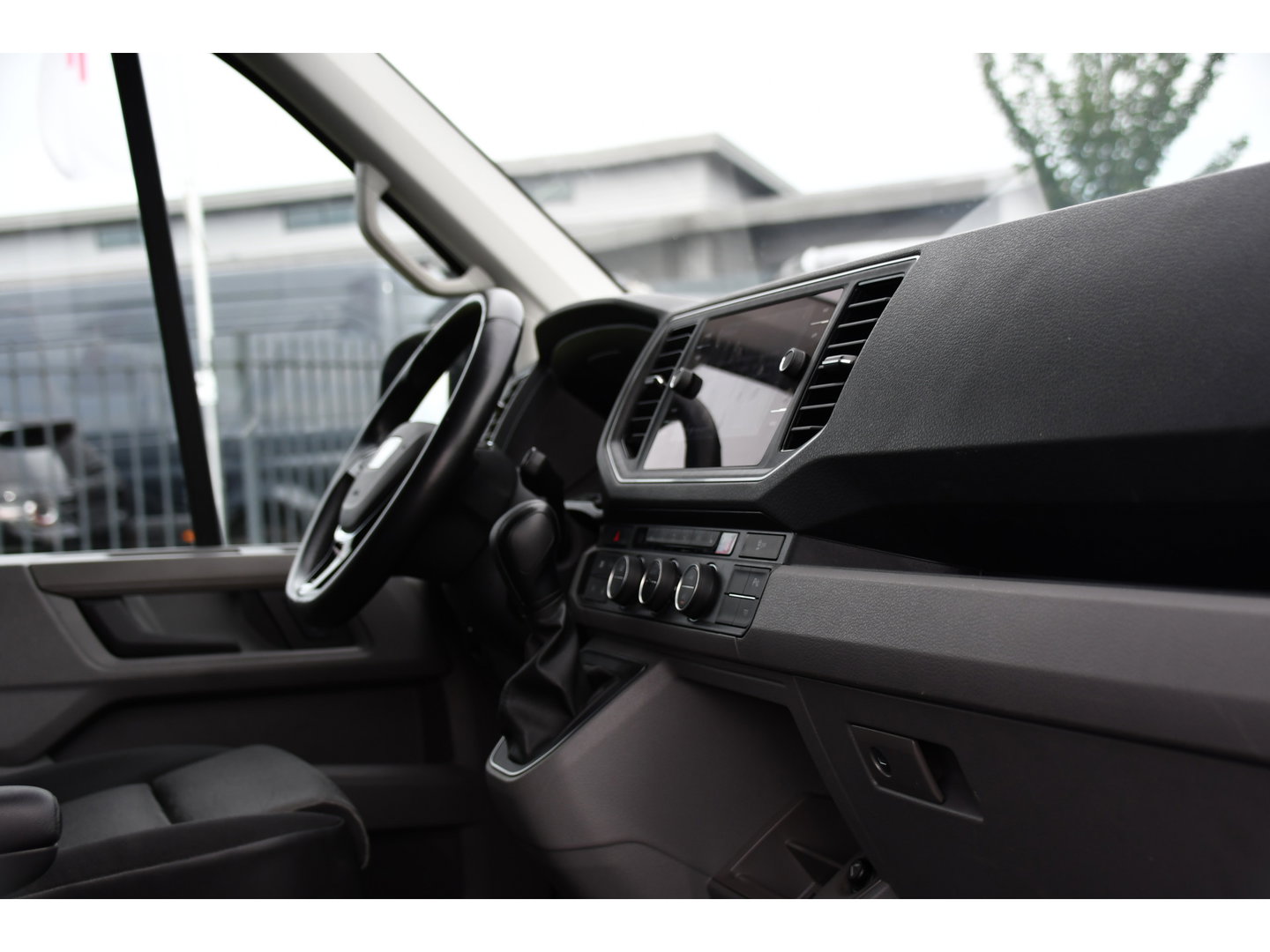 MAN TGE 3.180 35 2.0 L3H2 PB Edition Full Options! Adaptieve Cruise, Camera, Carplay, LED, 177pk, Automaat, Stoelverwarming, Multimedia, Geveerde stoel, Uniek!