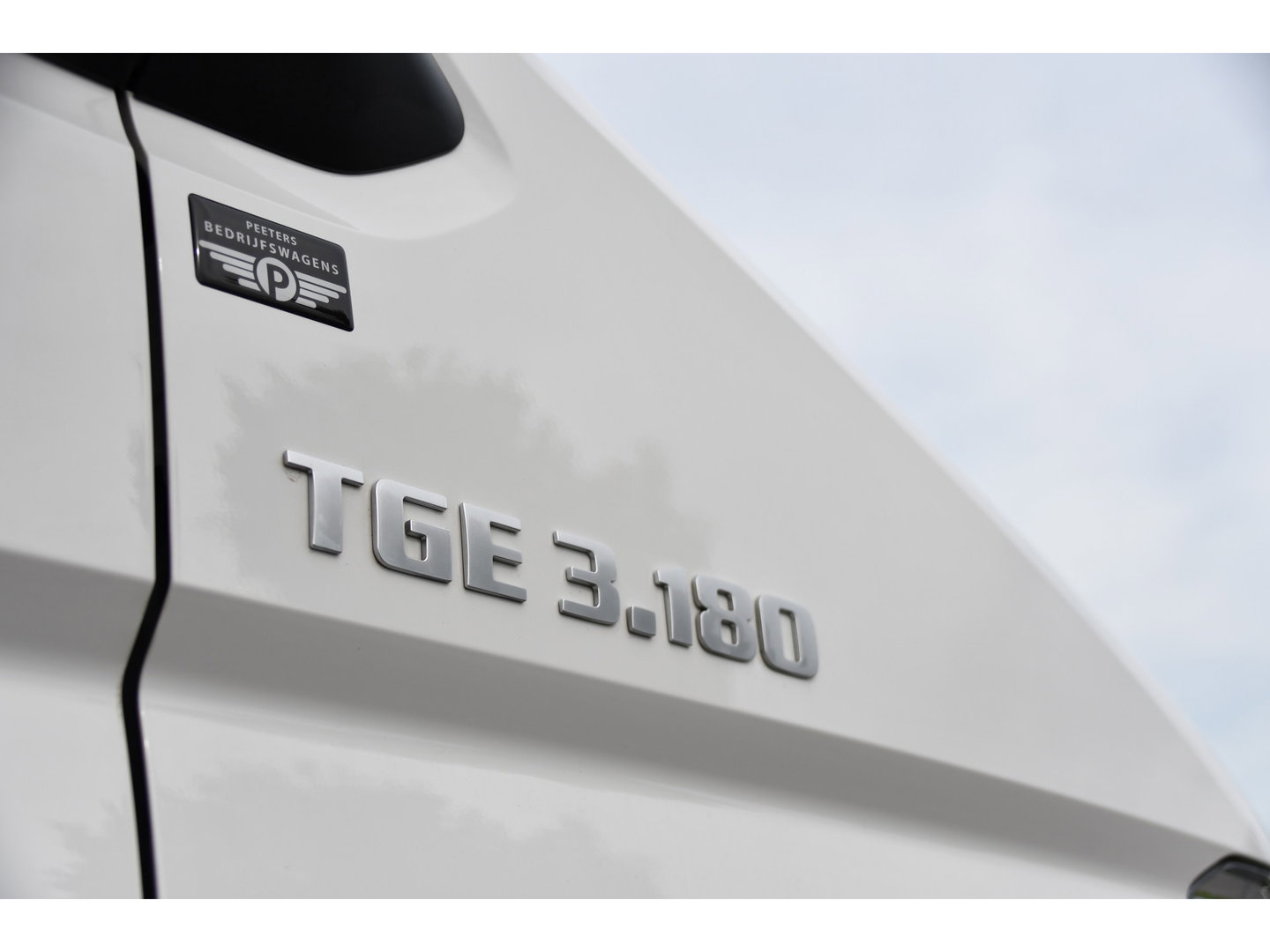 MAN TGE 3.180 35 2.0 L3H2 PB Edition Full Options! Adaptieve Cruise, Camera, Carplay, LED, 177pk, Automaat, Stoelverwarming, Multimedia, Geveerde stoel, Uniek!
